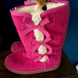 Koolaburra by UGG pink boots big girl size 3. Used but still ok condition.